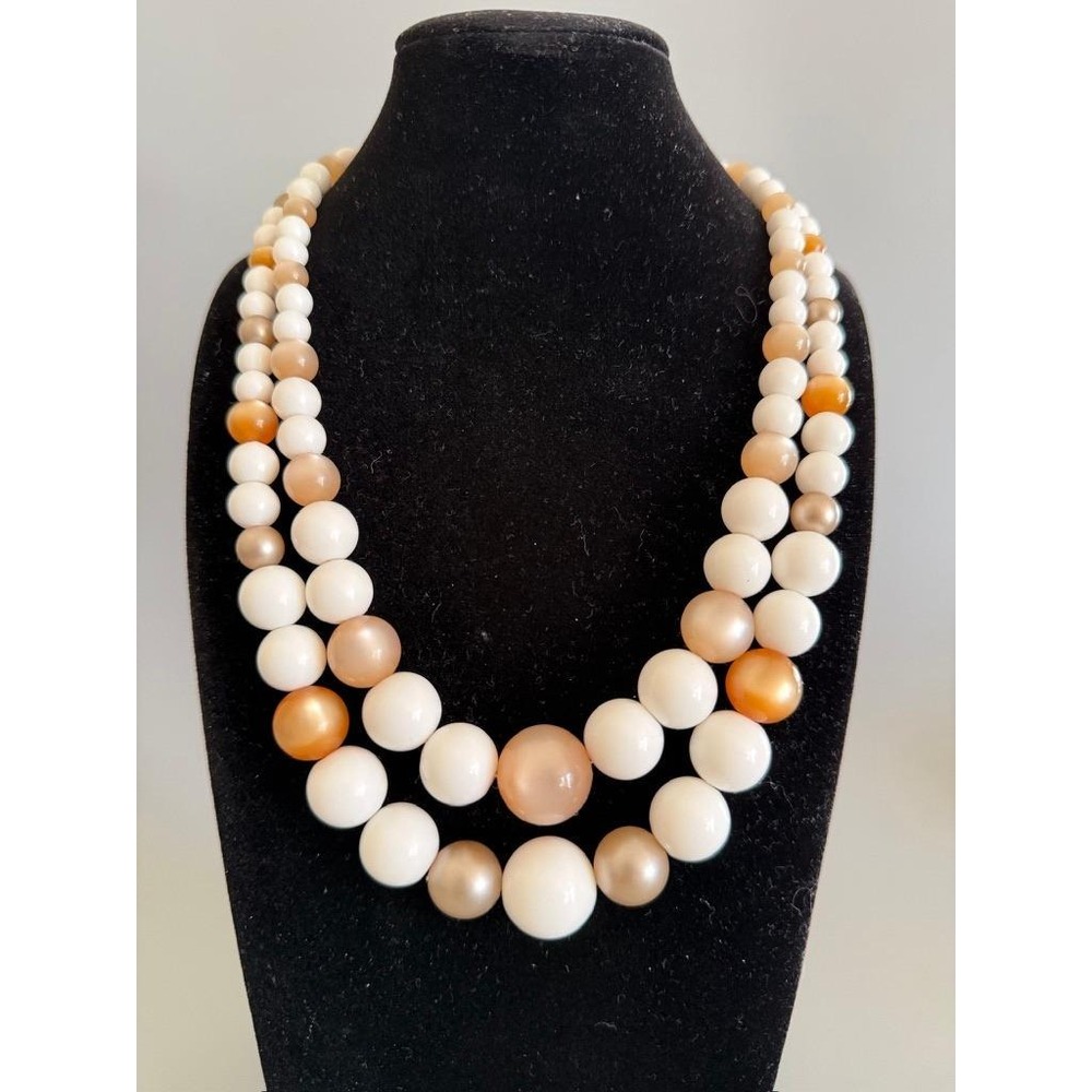 Vintage Cream White‎ Moonglow Graduated Bead Necklace 18" Elegant